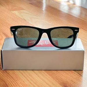 ✨NWT✨ Ray-Ban Original Wayfarer Classic, STILL IN ORIGINAL BOX, 50-22-150